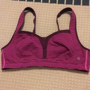 38C Lululemon Ta Ta Tamer Sports Bra